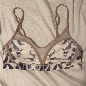 Lululemon sports bra